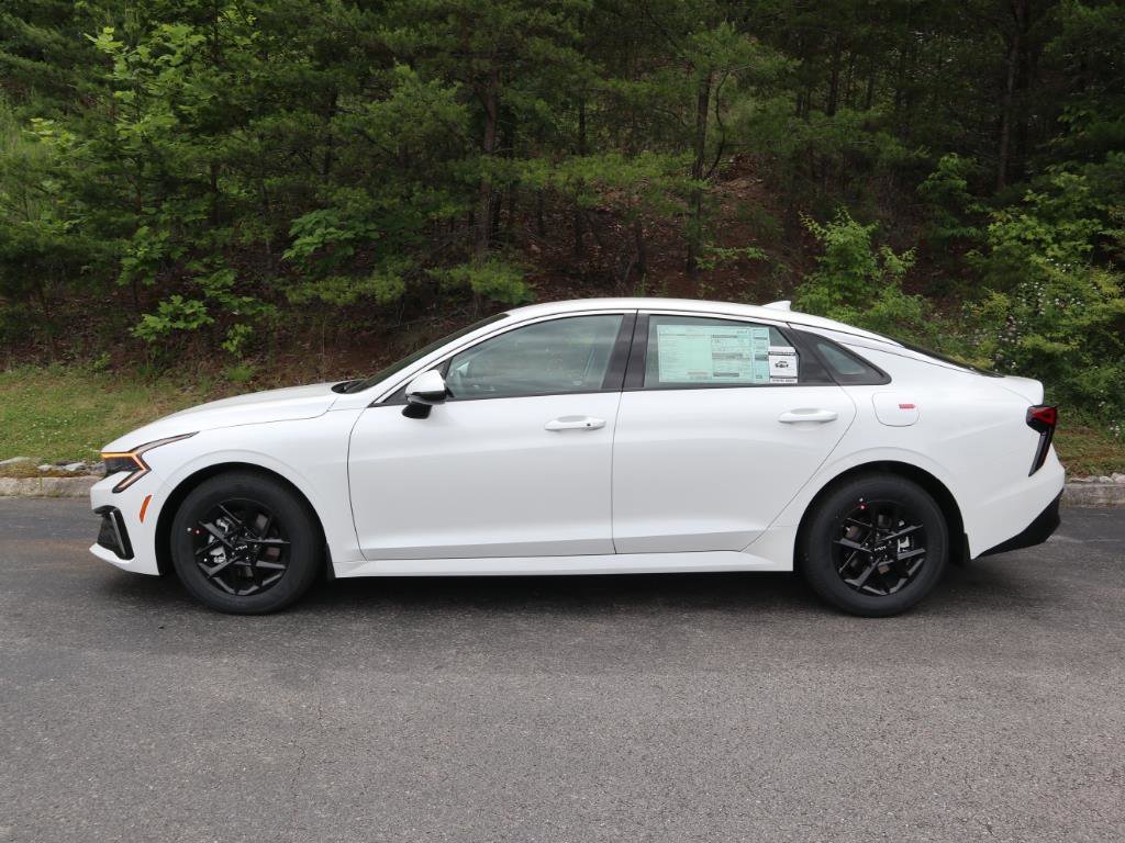 New 2025 Kia K5 LXS image 2