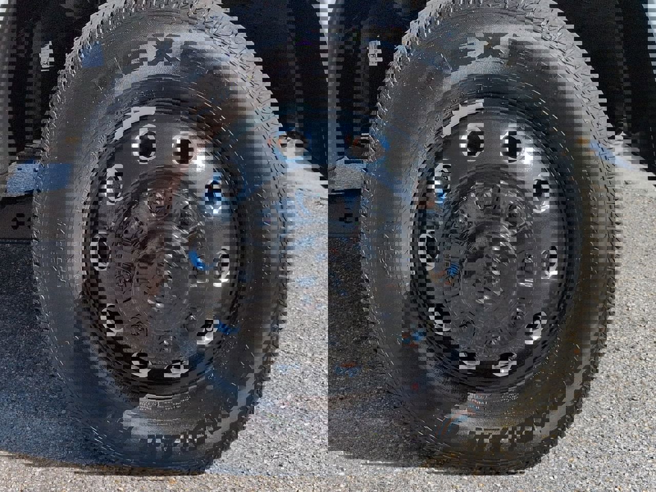 Used 2025 RAM 3500 Laramie AWD/4WD image 11