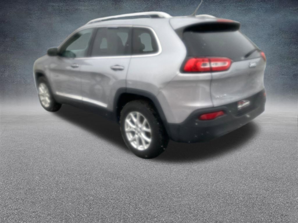 Used 2017 Jeep Cherokee Latitude image 3