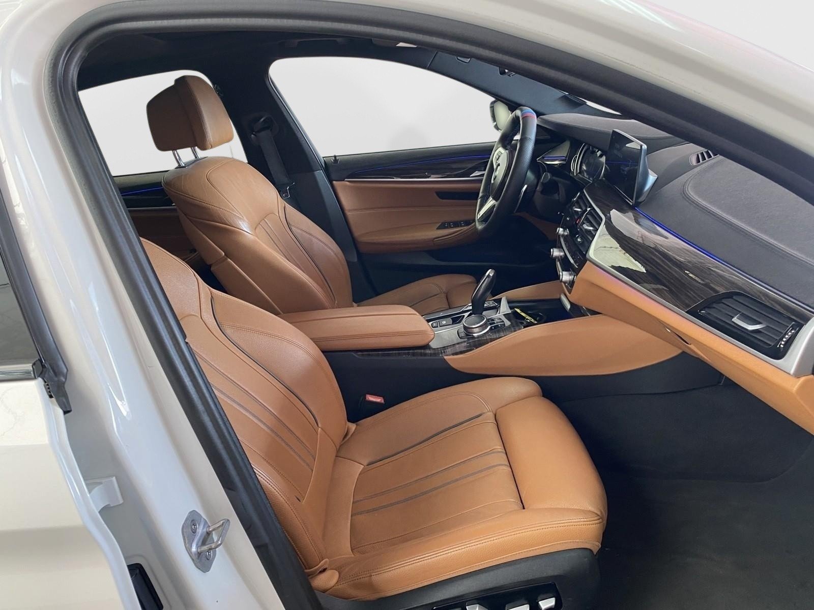 Used 2017 BMW 530i xDrive AWD/4WD image 9