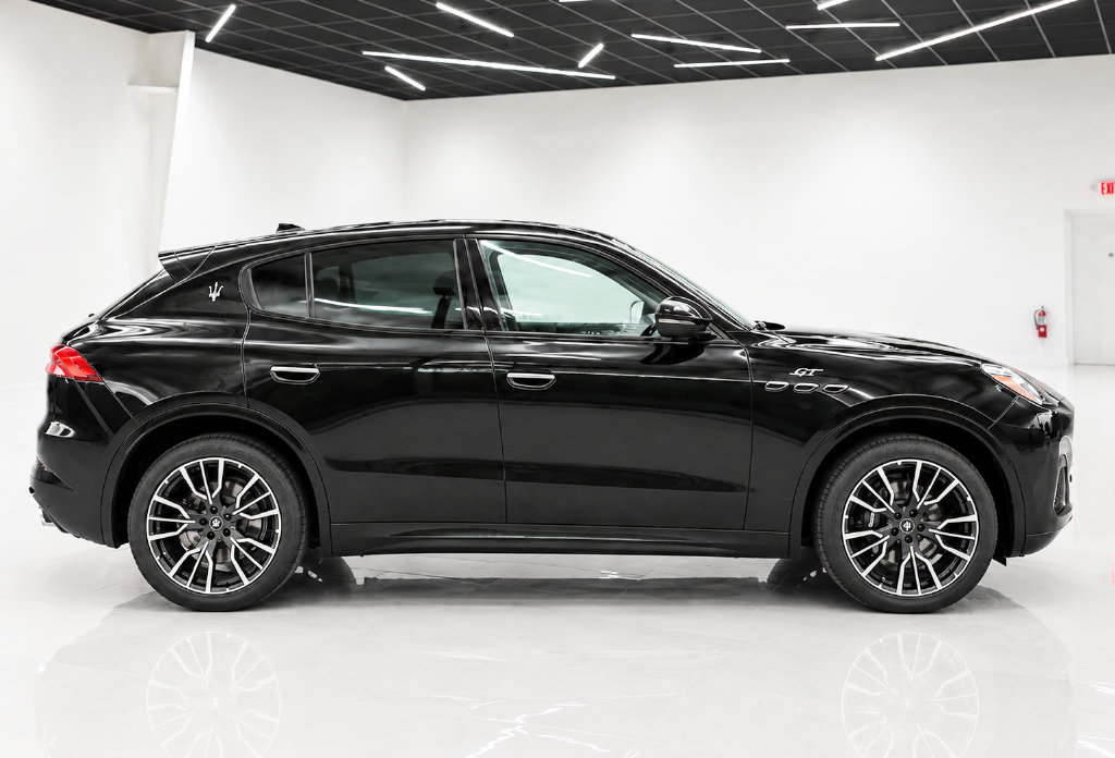 Used 2023 Maserati Grecale GT AWD/4WD image 2