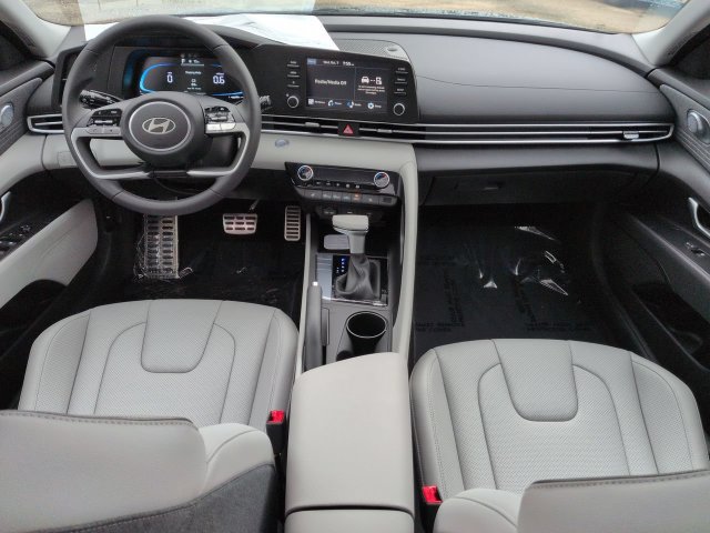 New 2026 Hyundai Elantra SEL Sport FWD image 14