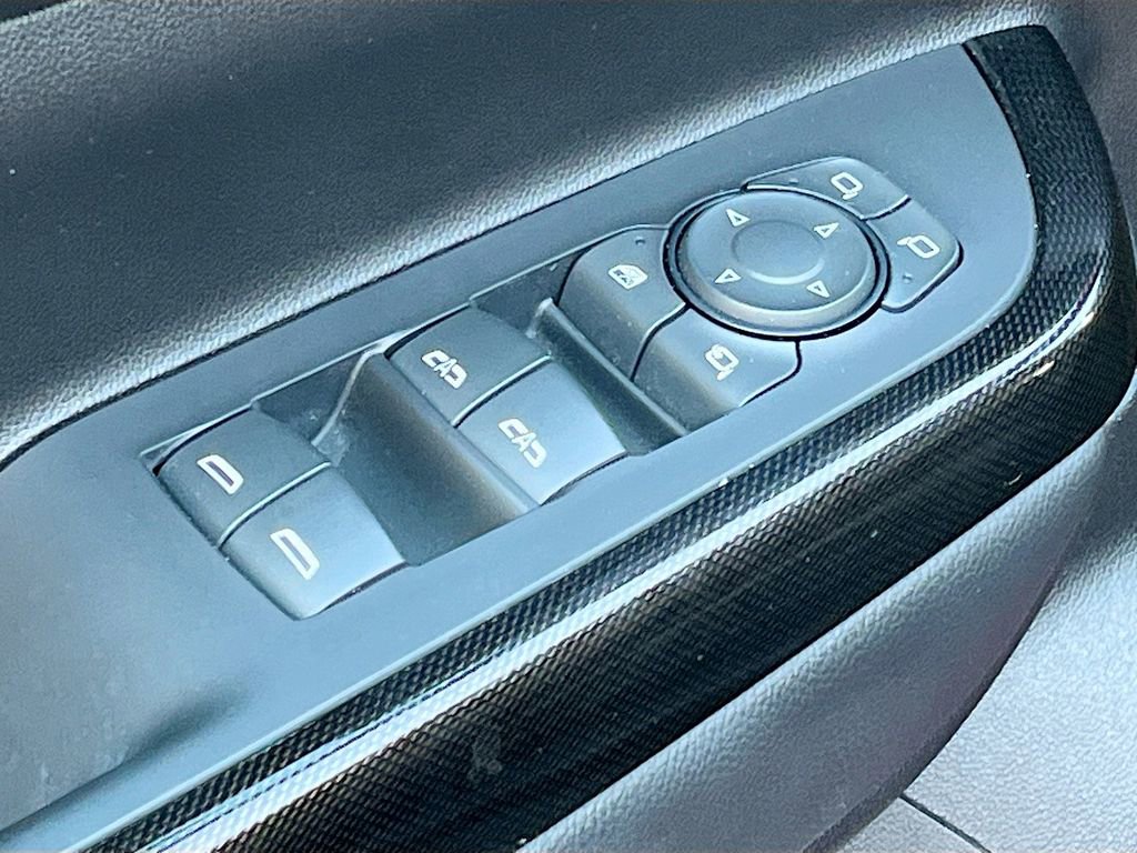 Used 2023 GMC Acadia AT4 w/ Technology Package image 18