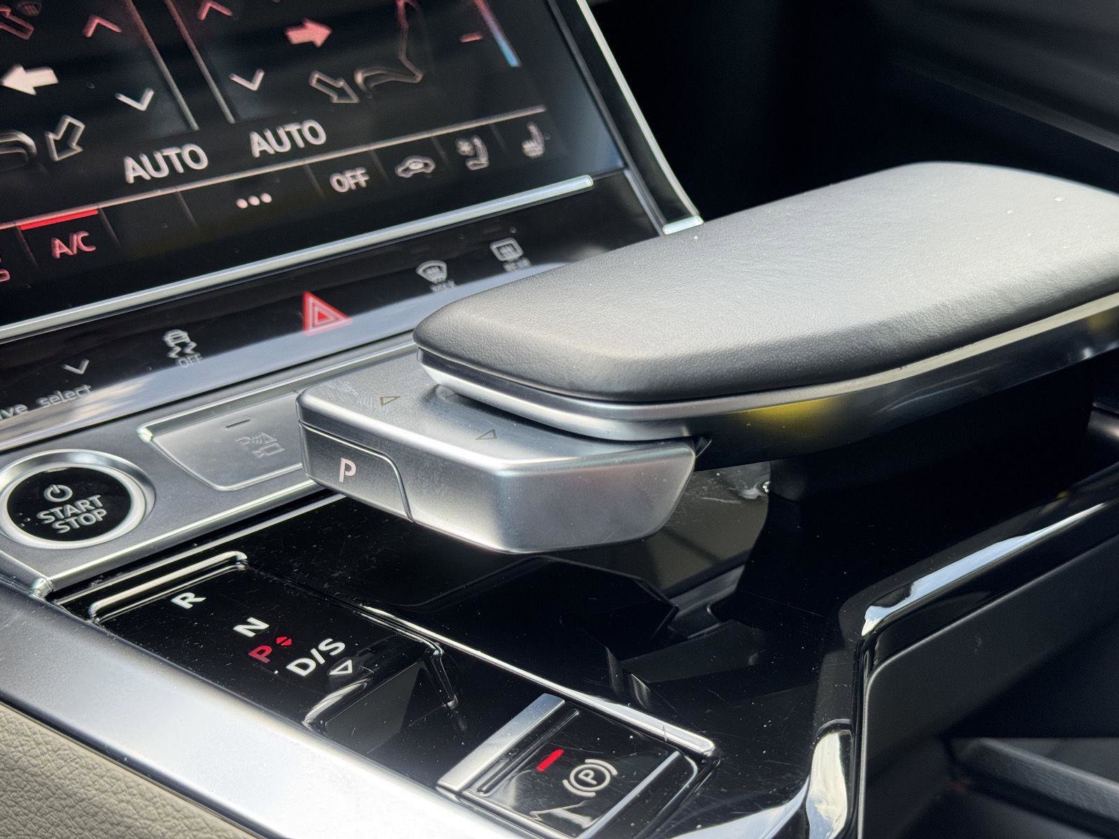 Used 2022 Audi e-tron Premium Plus w/ Premium Plus Package image 21