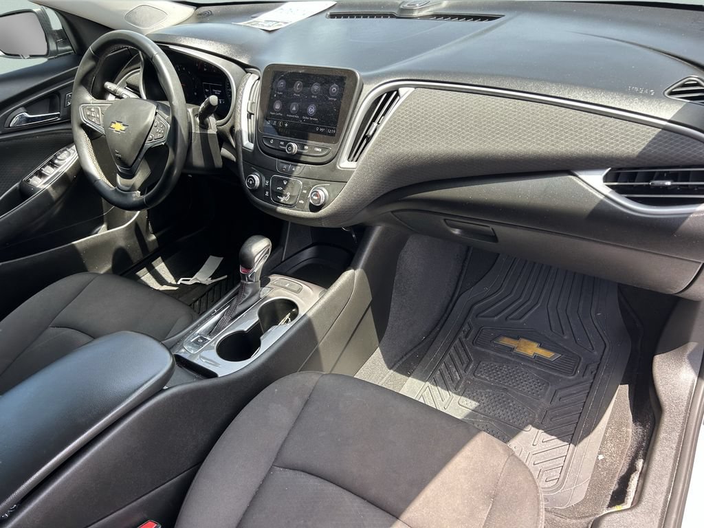 Used 2023 Chevrolet Malibu RS FWD image 14