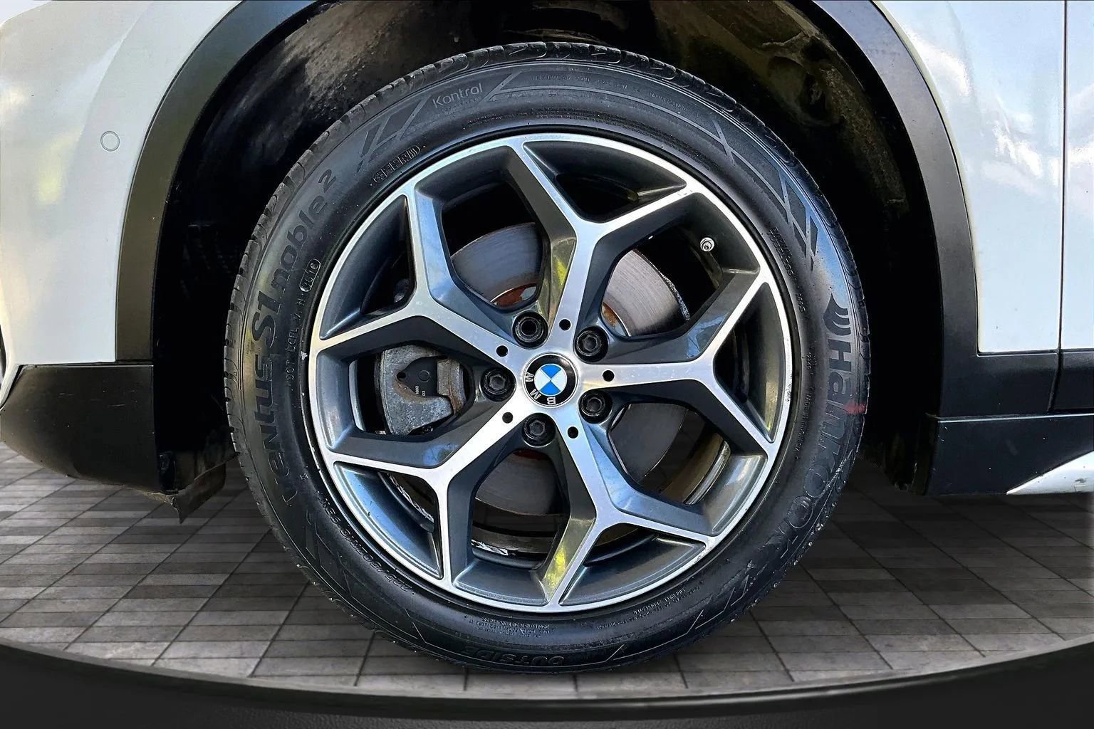 Used 2018 BMW X1 xDrive28i AWD/4WD image 30