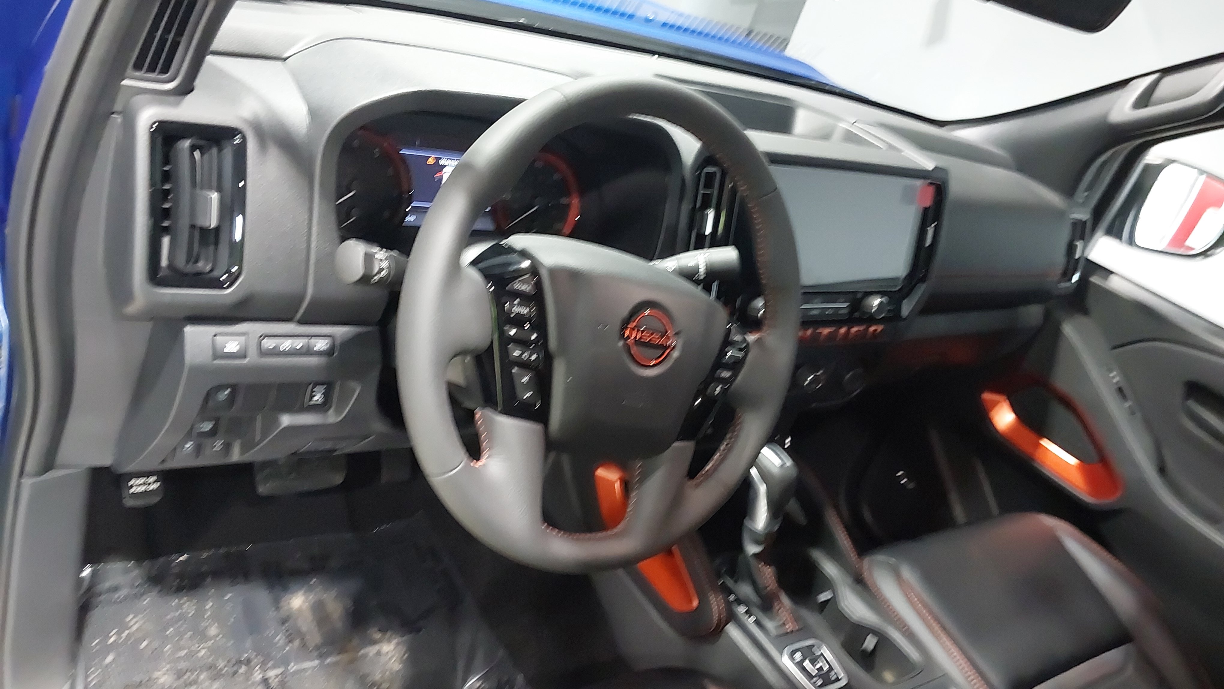 New 2026 Nissan Frontier PRO-4X w/ Pro Premium Package AWD/4WD image 19