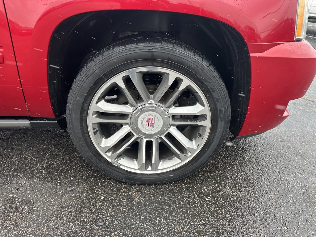 Used 2012 Cadillac Escalade Premium image 42