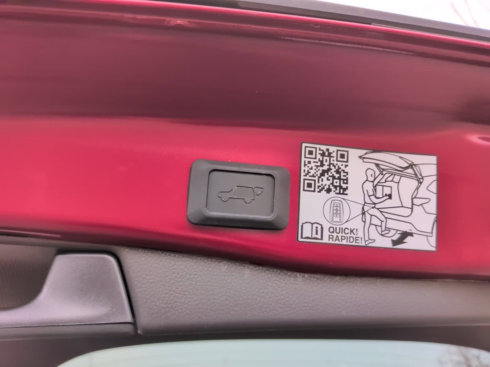 Used 2023 Toyota RAV4 Limited image 16