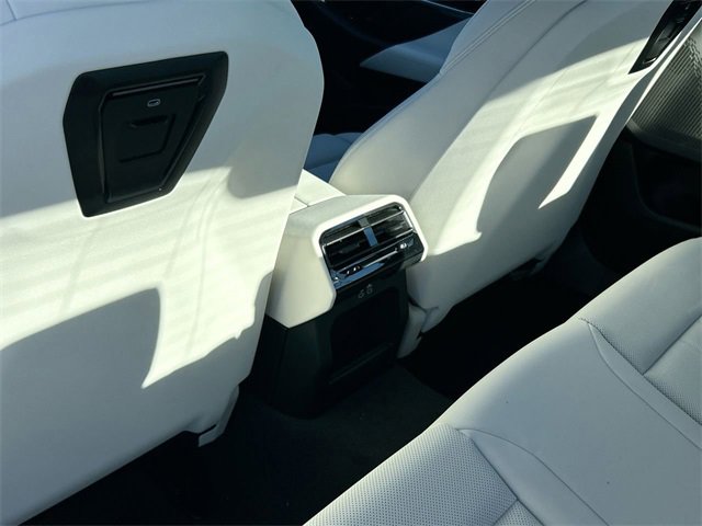 New 2025 BMW i5 eDrive40i w/ Premium Package image 17