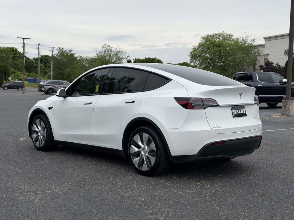 Used 2024 Tesla Model Y Long Range AWD/4WD image 21