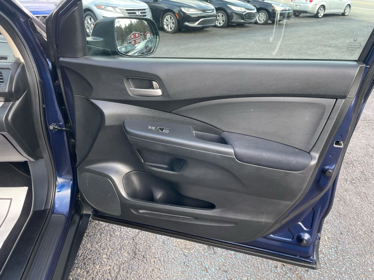 Used 2015 Honda CR-V LX image 29