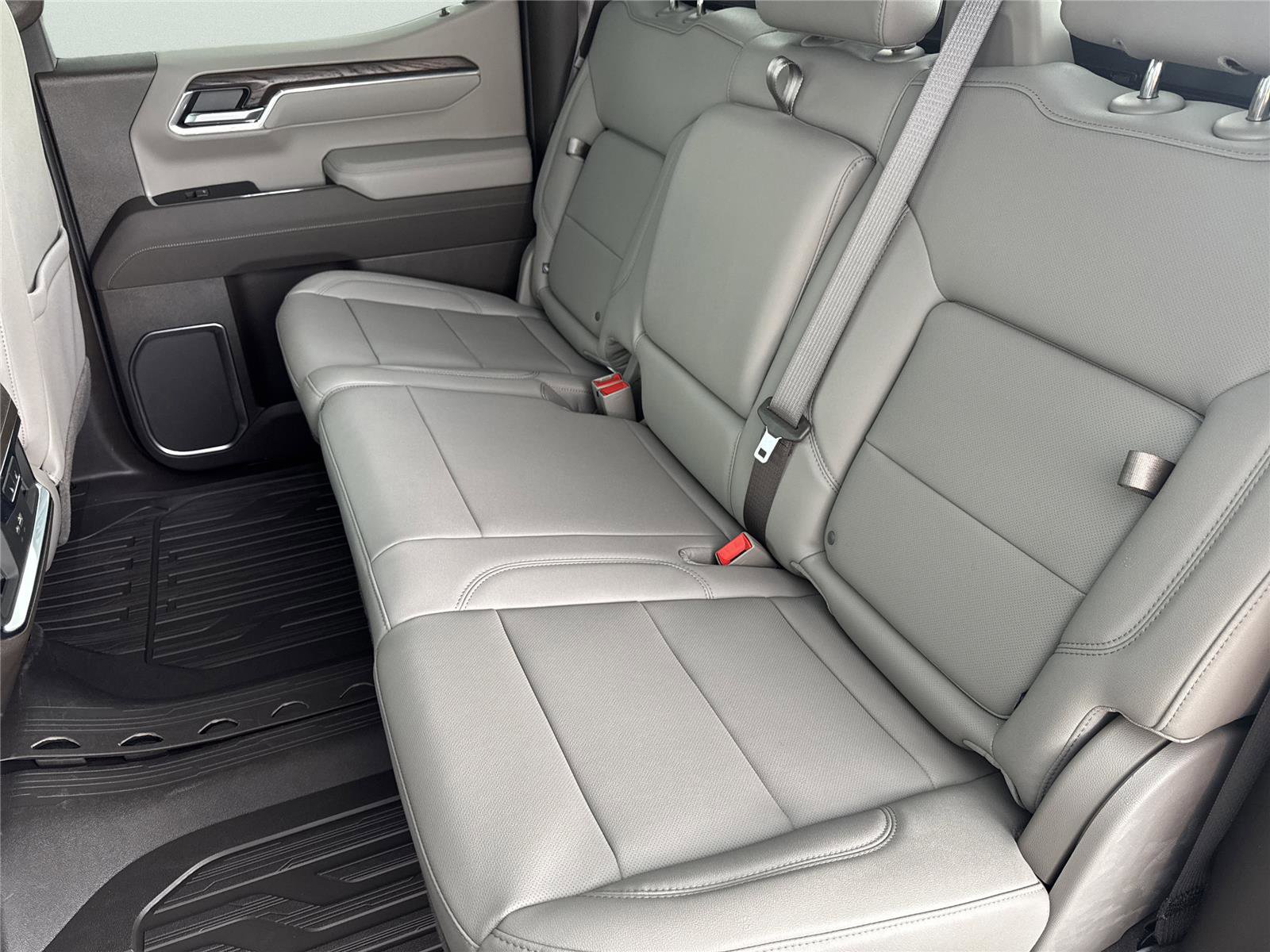 New 2026 GMC Sierra 1500 SLT w/ SLT Premium Plus Package image 17