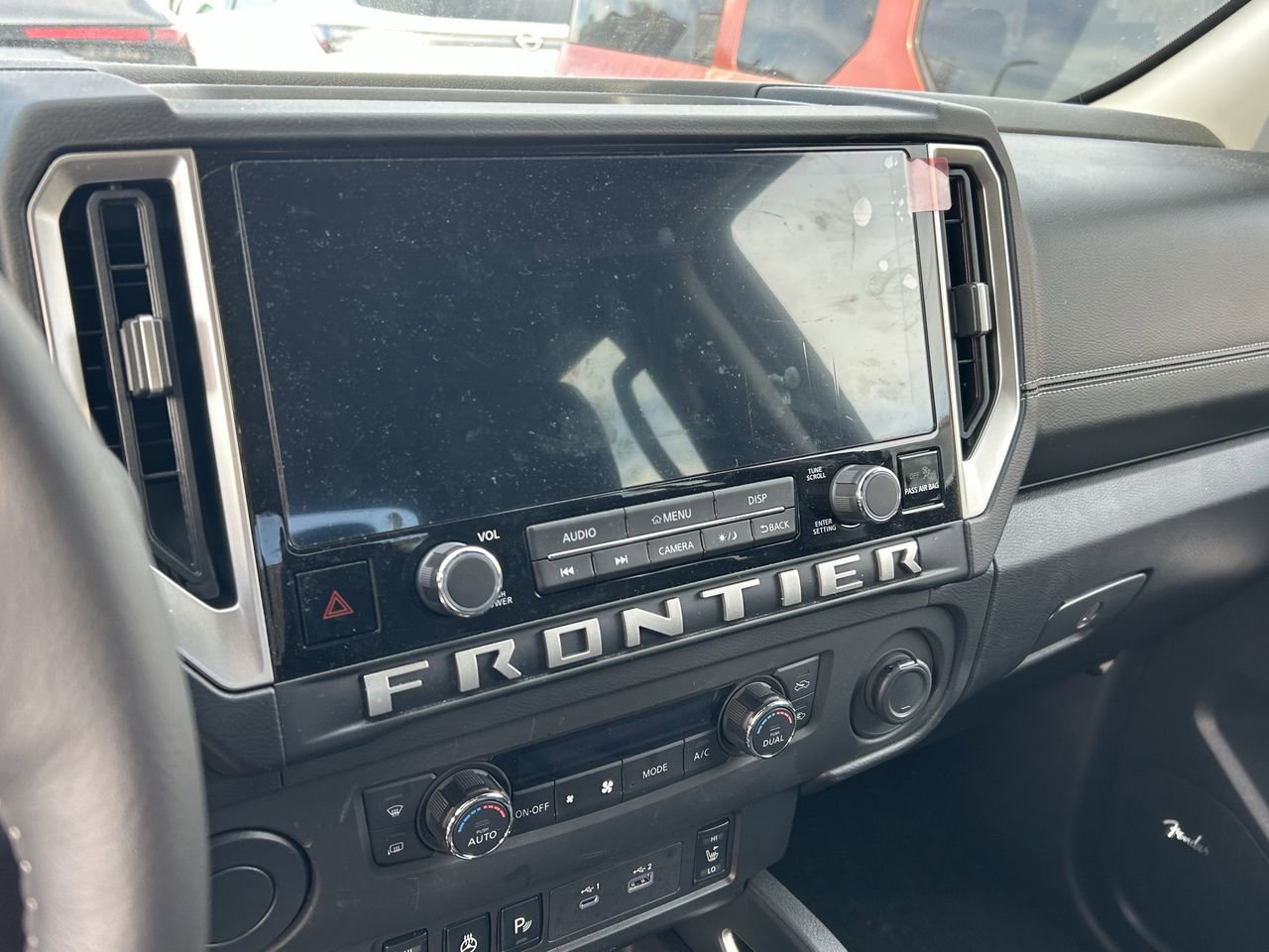 Certified 2025 Nissan Frontier SV w/ SV Convenience Package image 11