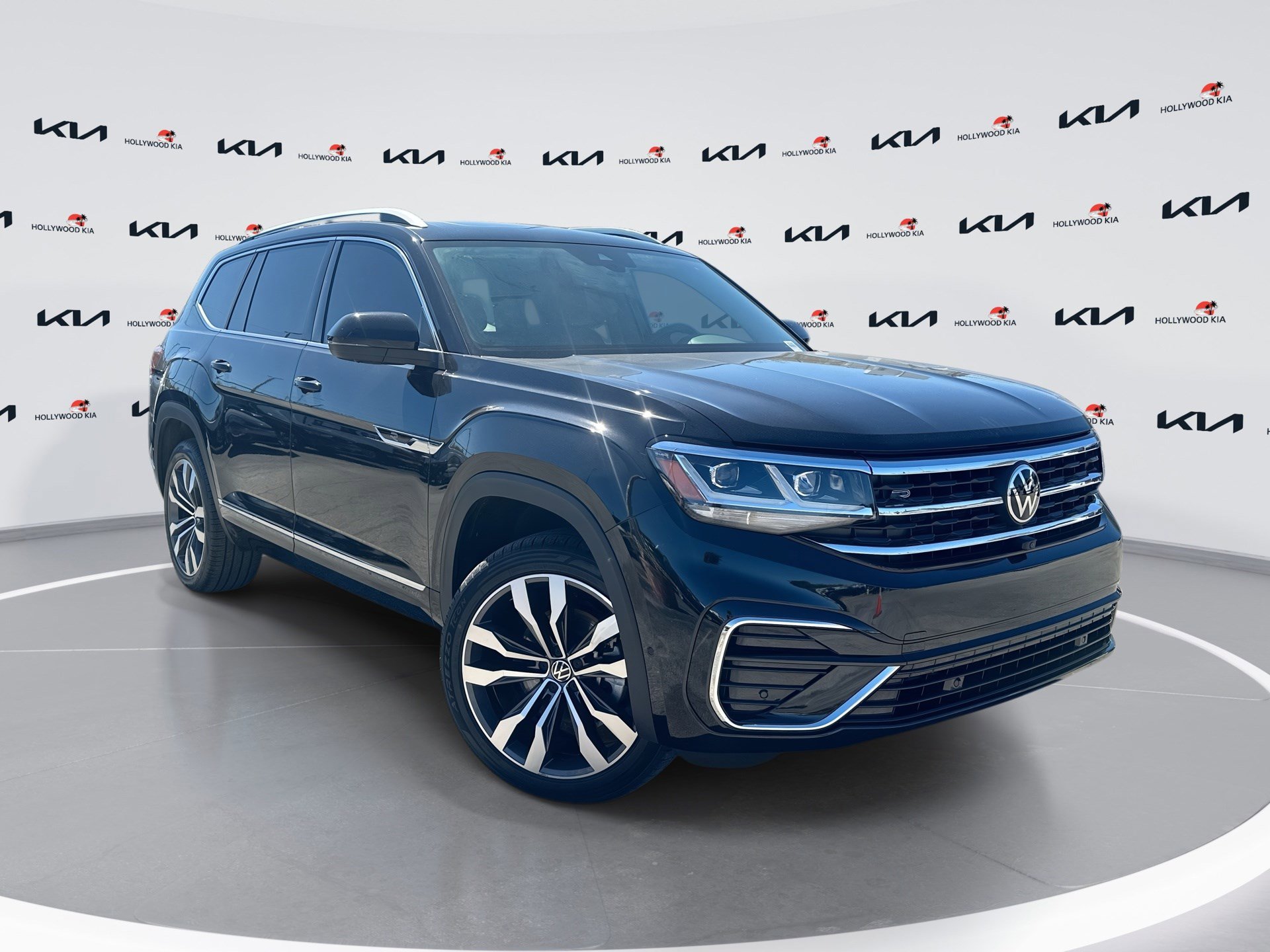 Used 2023 Volkswagen Atlas SEL Premium image 1