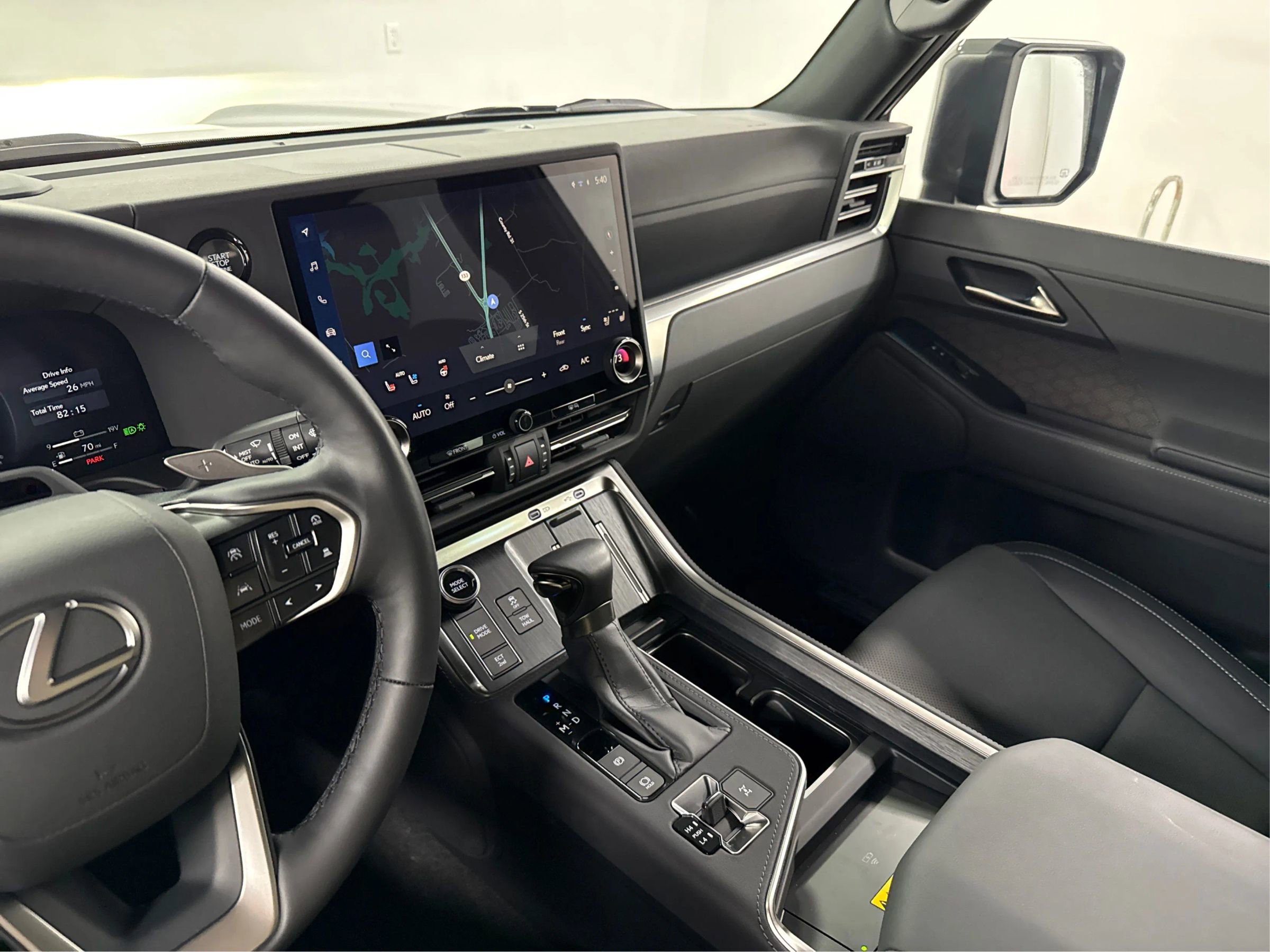 Used 2025 Lexus GX 550 w/ Accessory Package (2T) AWD/4WD image 16
