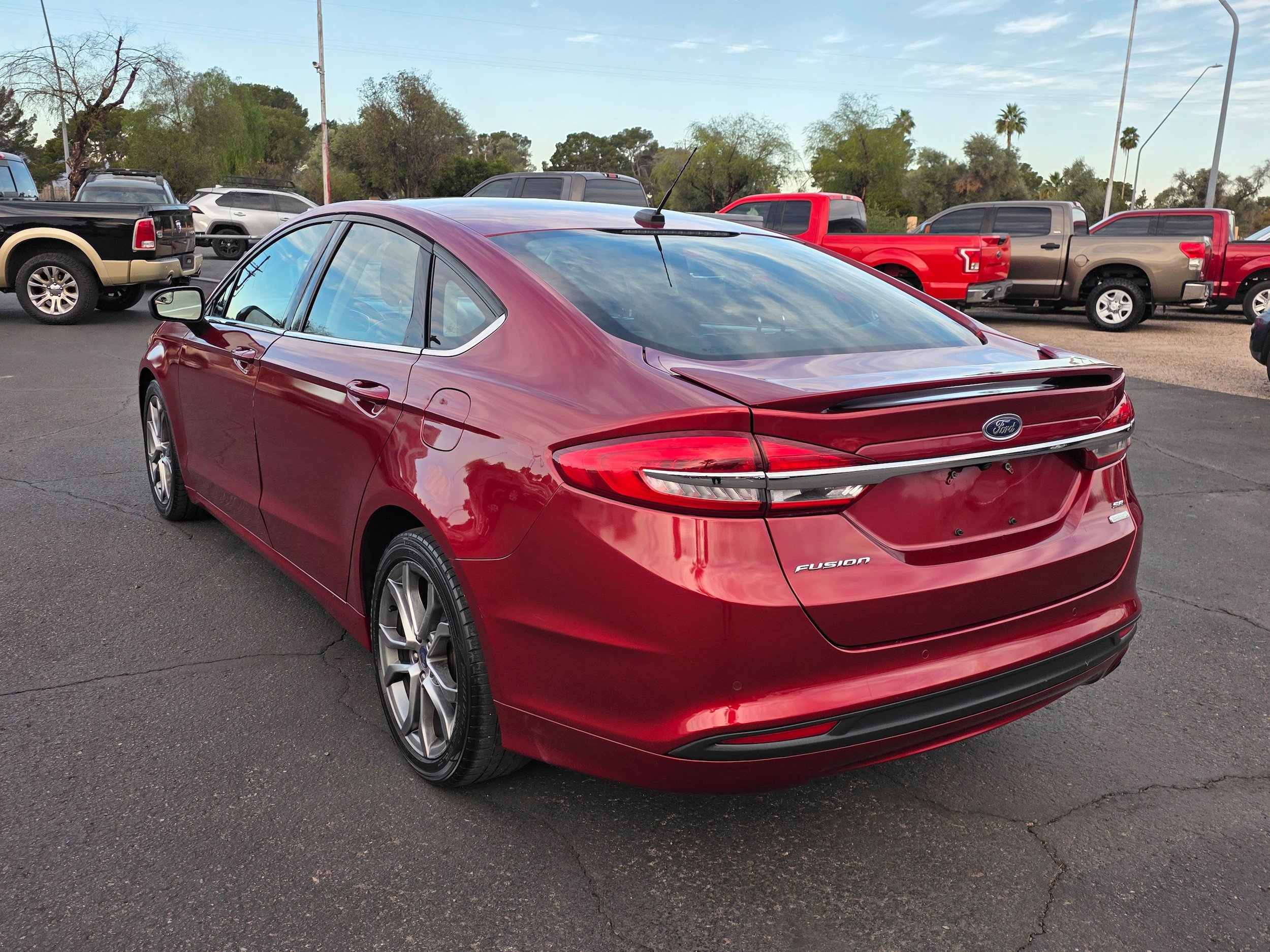 Used 2017 Ford Fusion SE w/ Equipment Group 201A image 3