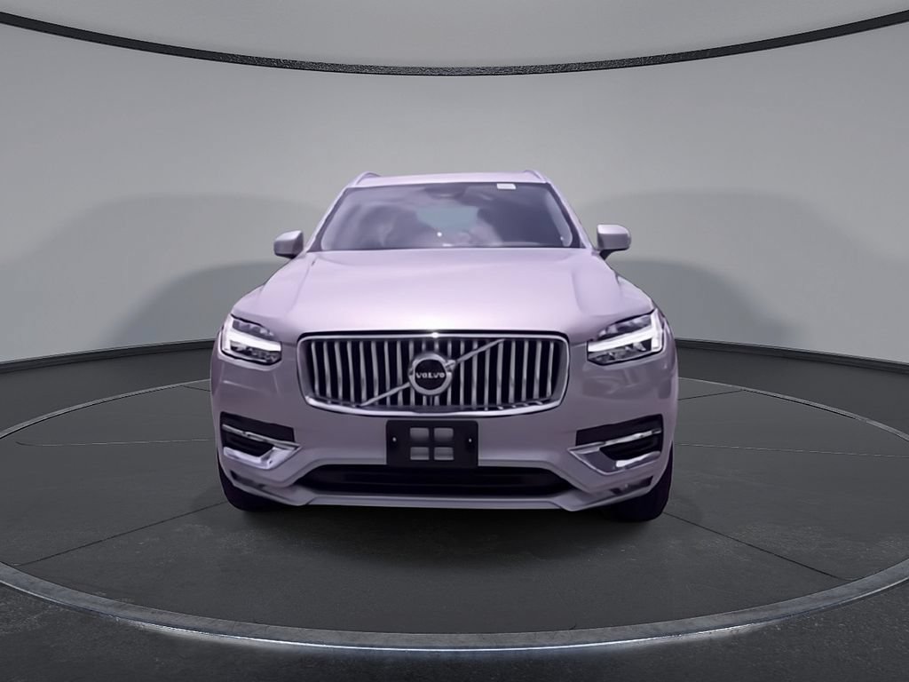 Certified 2025 Volvo XC90 B5 Core AWD/4WD image 3