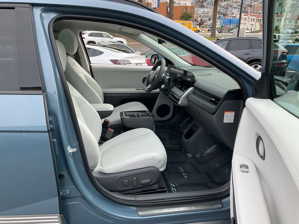 Used 2025 Hyundai Ioniq 5 Limited image 59