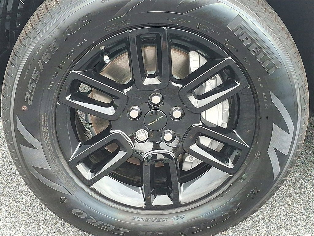 New 2026 Land Rover Defender 110 S image 5