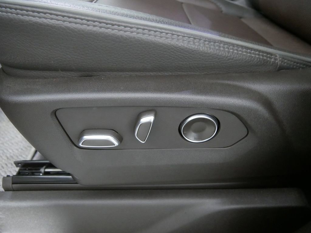 Used 2024 GMC Sierra 3500 Denali w/ Denali Reserve Package image 13