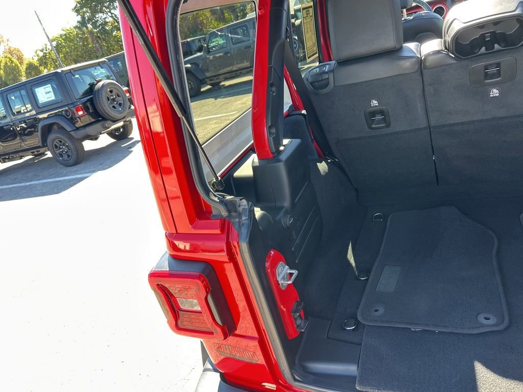 Certified 2021 Jeep Wrangler Unlimited Rubicon image 33