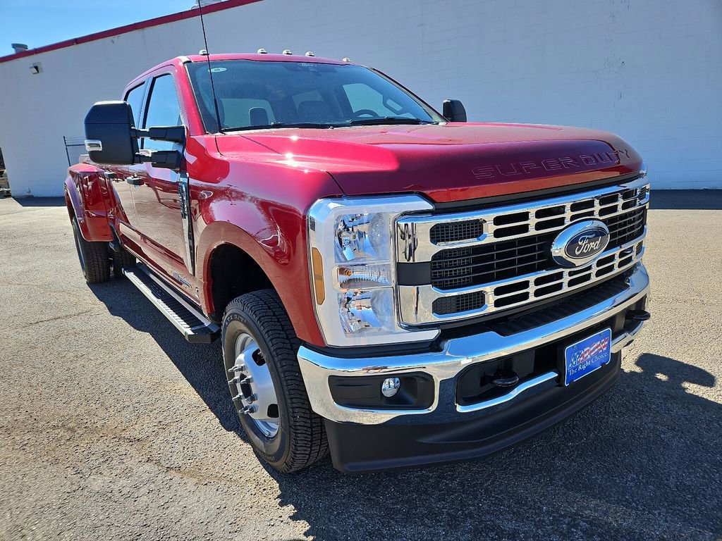 New 2026 Ford F350 XLT w/ FX4 Off-Road Package AWD/4WD image 2