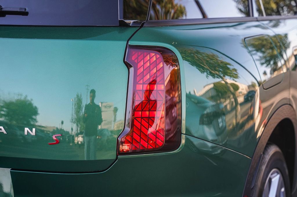 Used 2025 MINI Cooper Countryman S w/ Comfort Package Max image 10