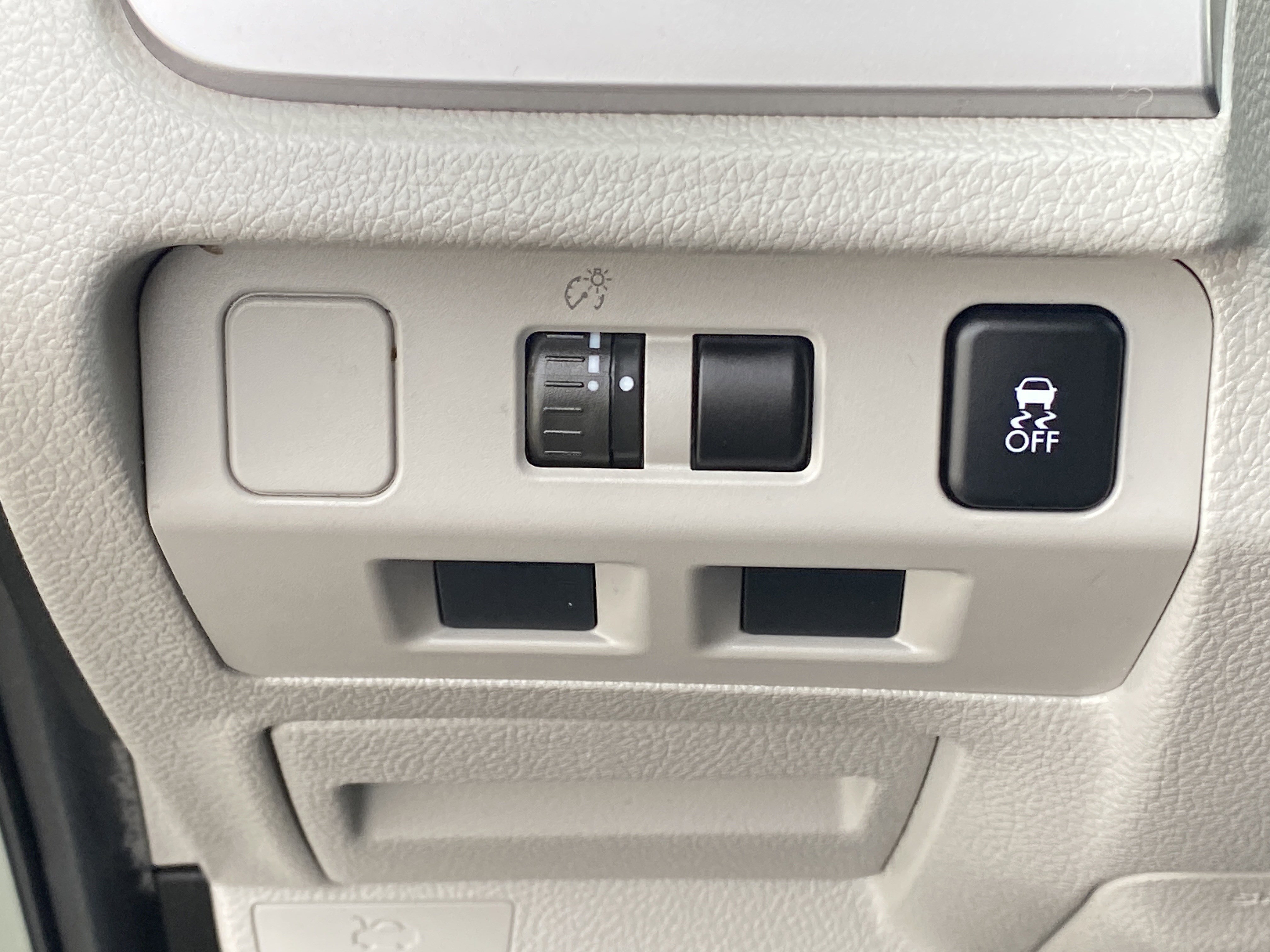 Used 2014 Subaru Forester 2.5i Premium w/ Popular Package #2 image 14