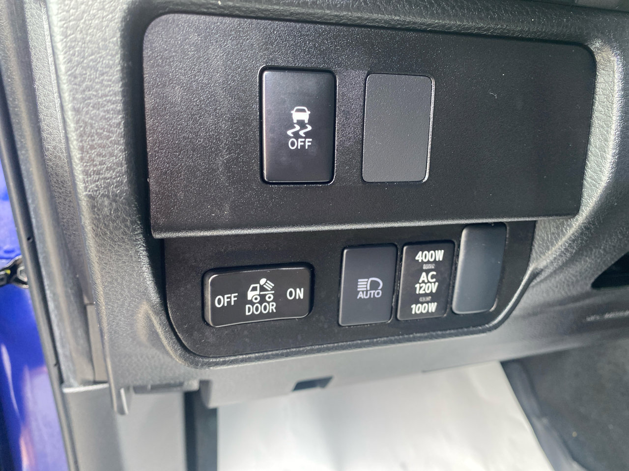 Used 2022 Toyota Tacoma TRD Off-Road image 15