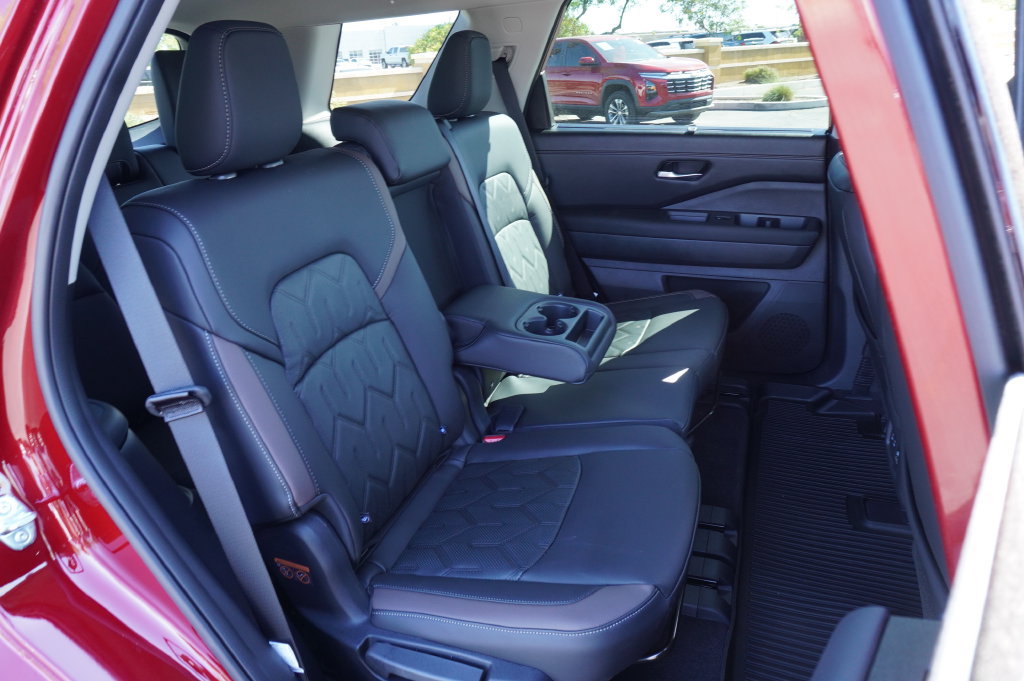New 2026 Nissan Pathfinder Platinum w/ Cargo Package AWD/4WD image 9