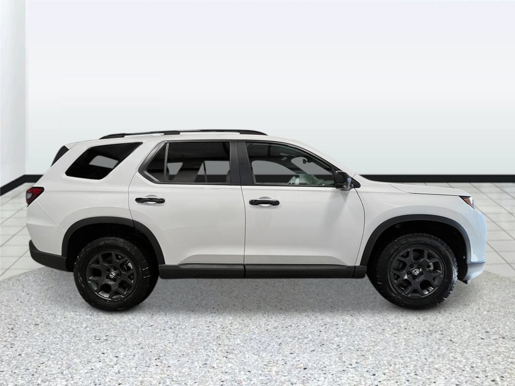 New 2026 Honda Pilot TrailSport image 2