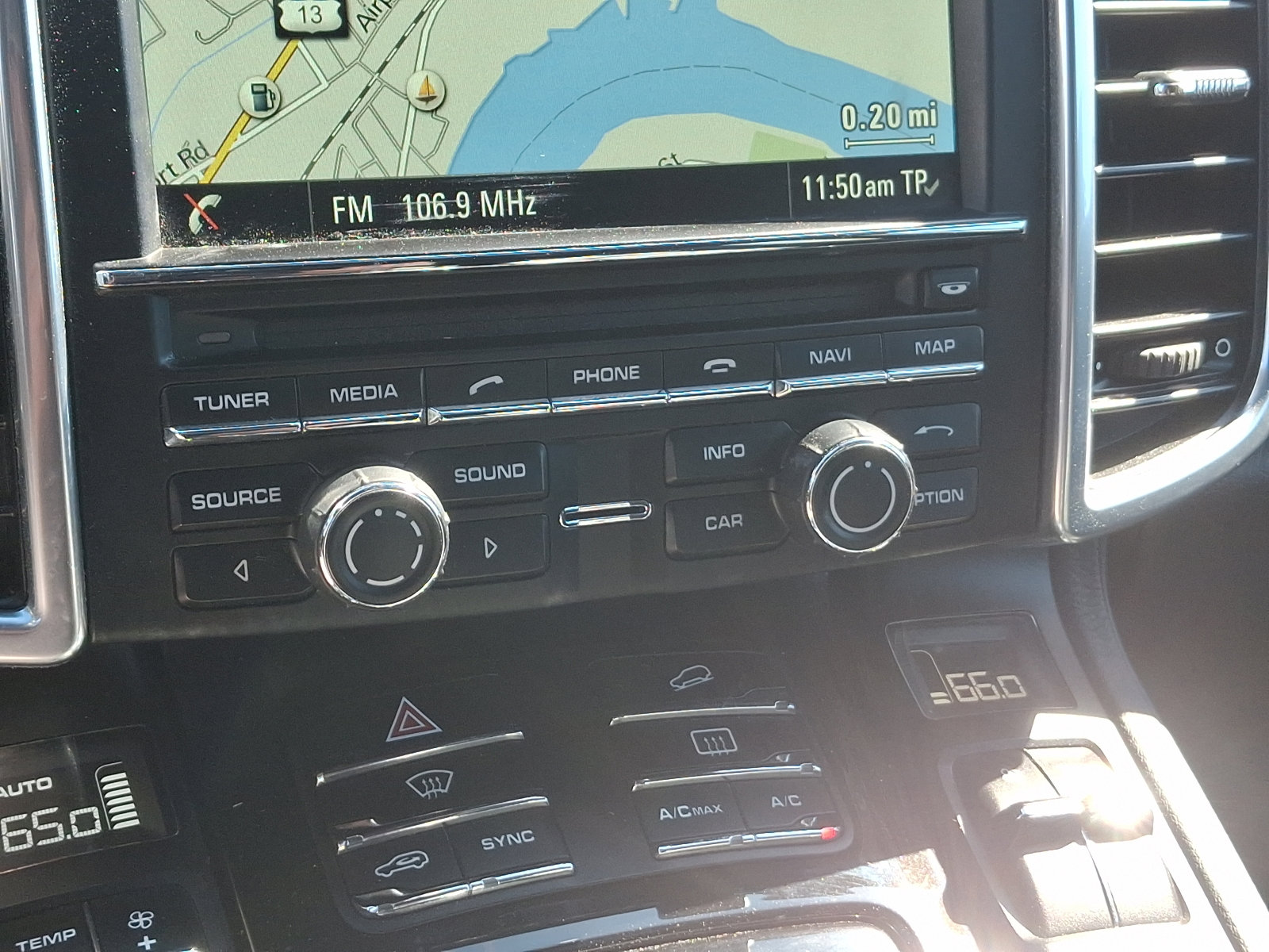 Used 2014 Porsche Cayenne image 17