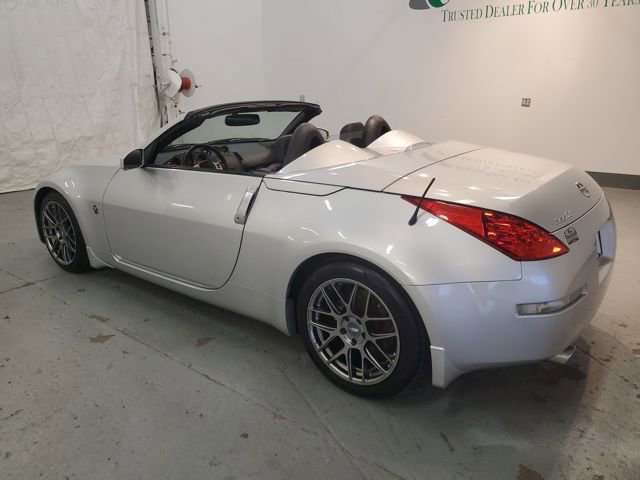 Used 2006 Nissan 350Z Touring image 4