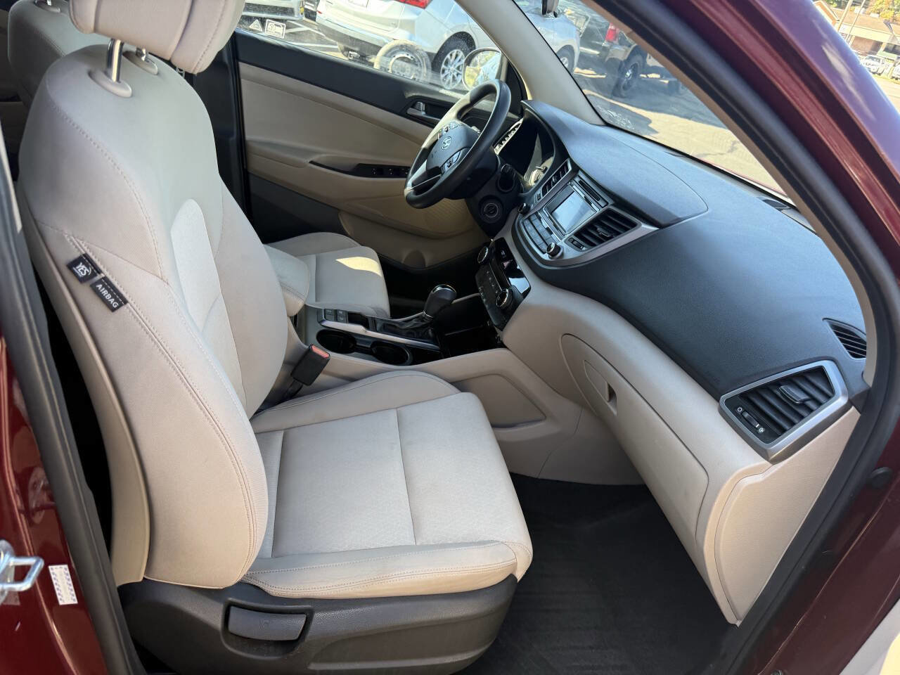 Used 2017 Hyundai Tucson SE image 14