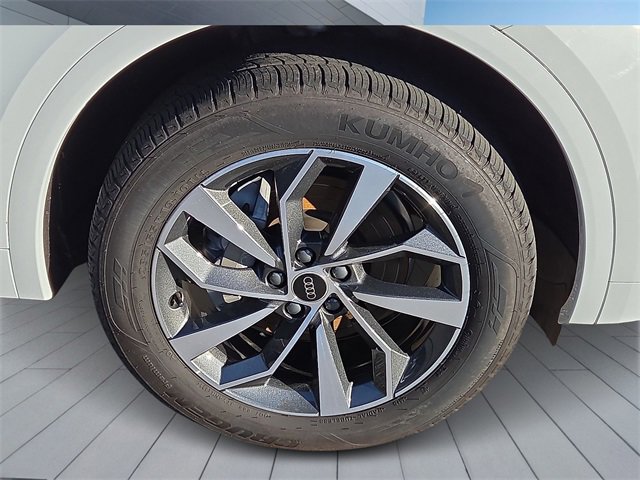 Certified 2025 Audi Q5 2.0T Premium Plus w/ Premium Plus Package image 8