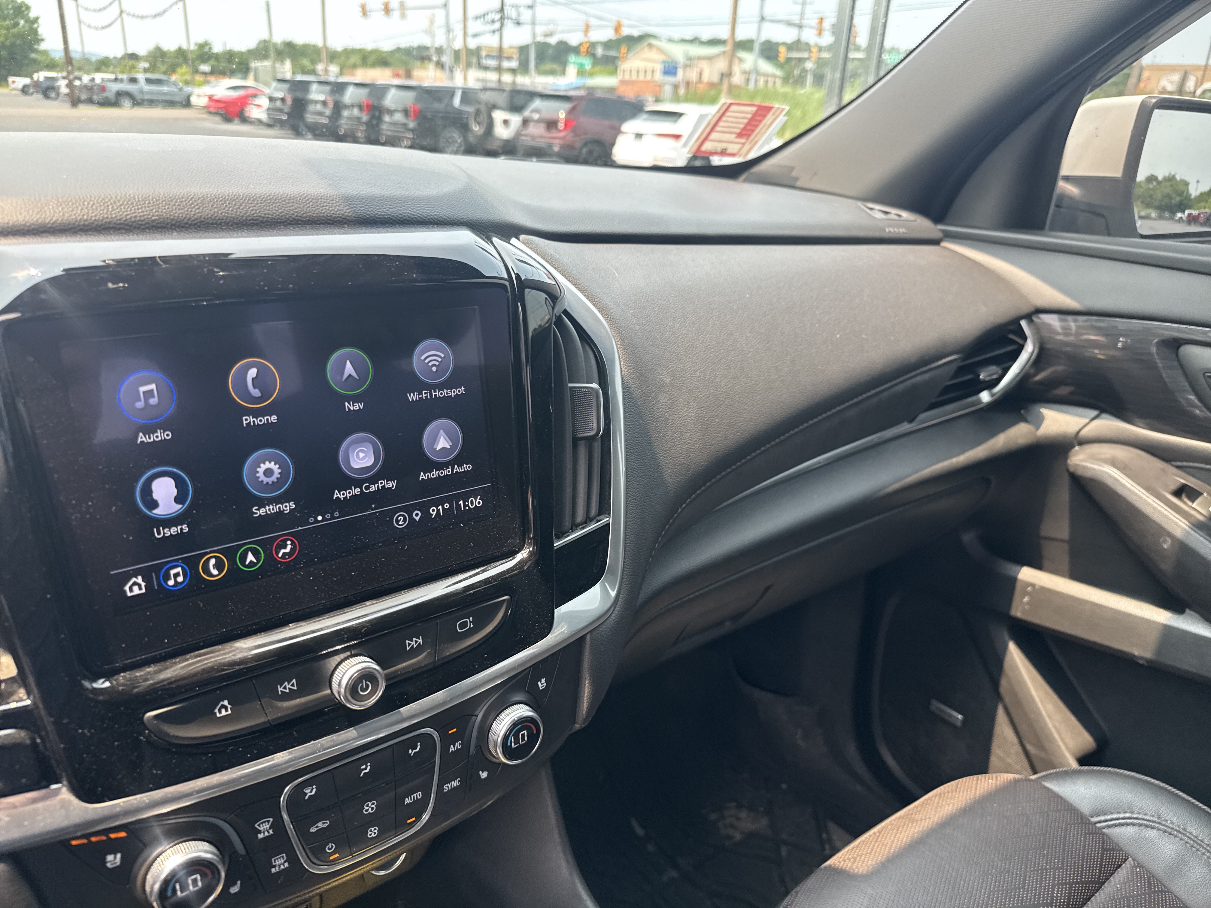 Used 2022 Chevrolet Traverse High Country w/ LPO, Floor Liner Package AWD/4WD image 23