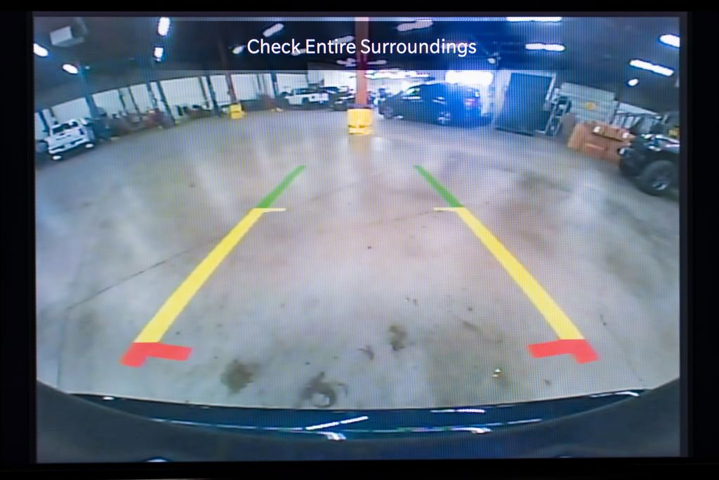 Used 2025 Chrysler Pacifica Select image 20