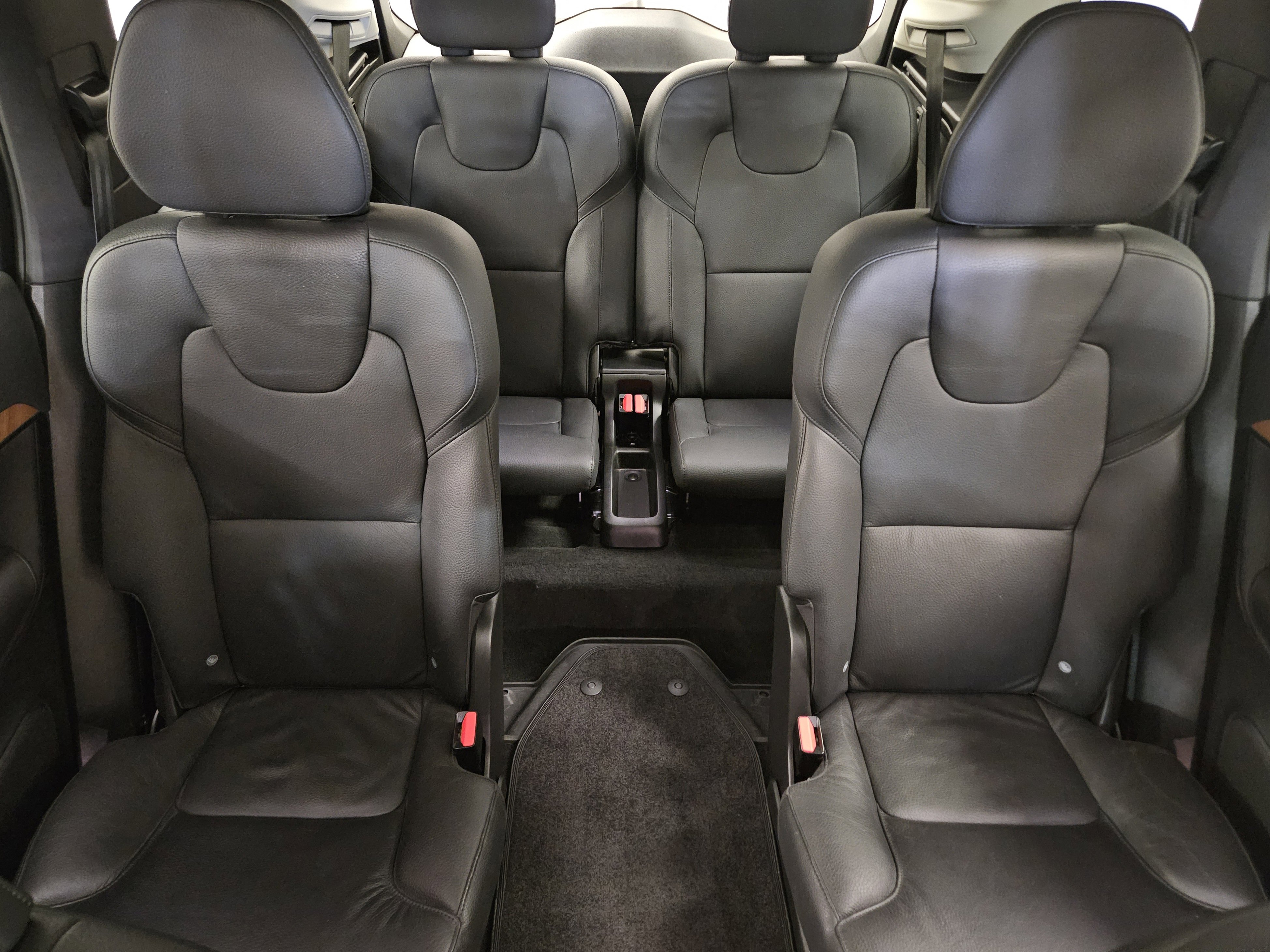 Used 2024 Volvo XC90 T8 Plus w/ Protection Package Premier image 42