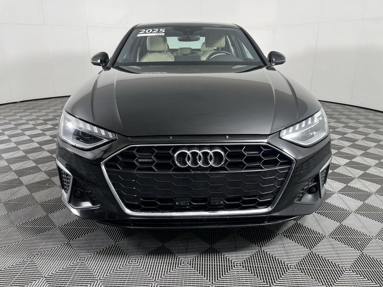 Used 2024 Audi A4 2.0T Premium Plus image 2
