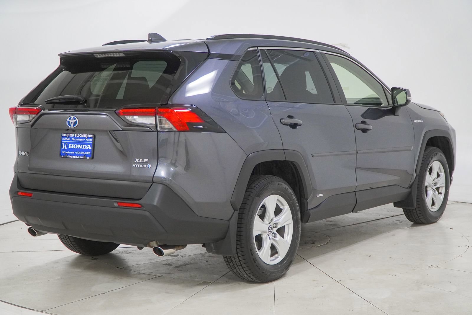 Used 2020 Toyota RAV4 XLE w/ Convenience Package AWD/4WD image 11