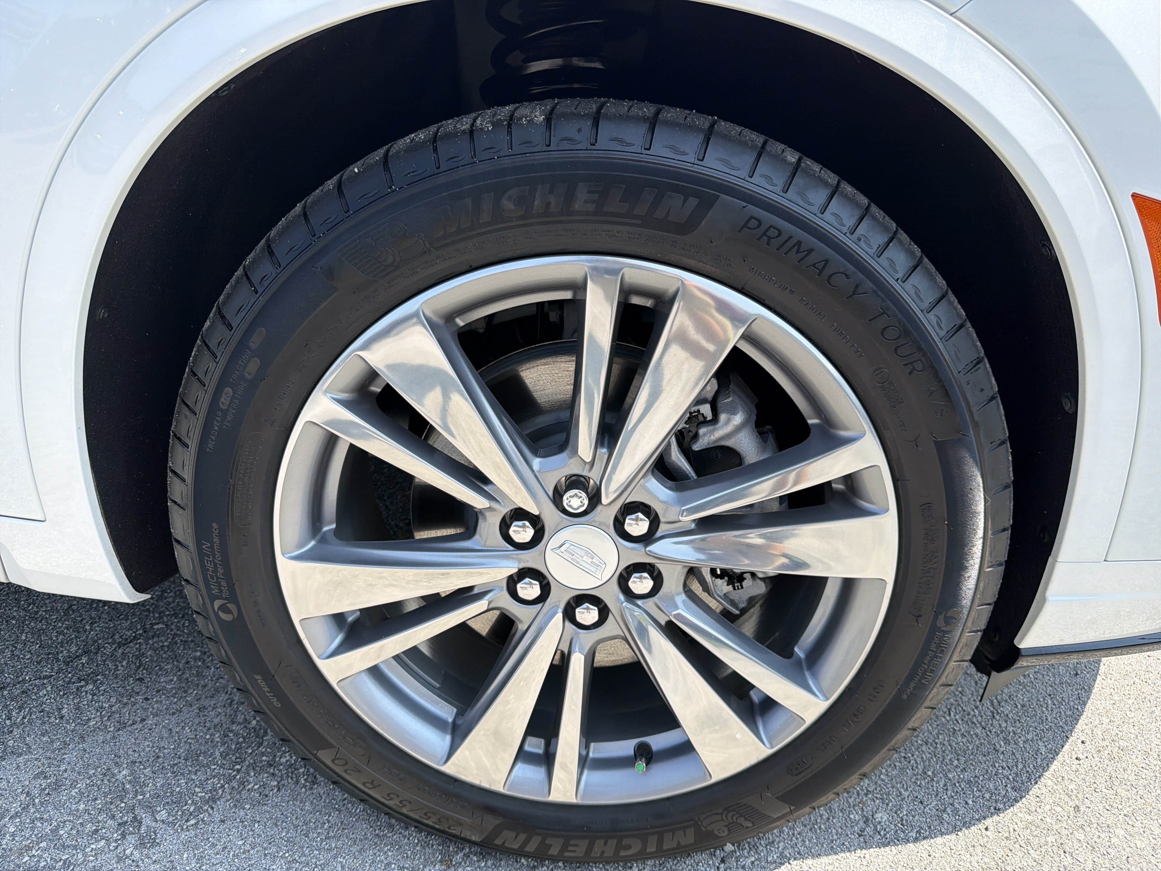 Certified 2025 Cadillac XT6 Premium Luxury FWD image 13