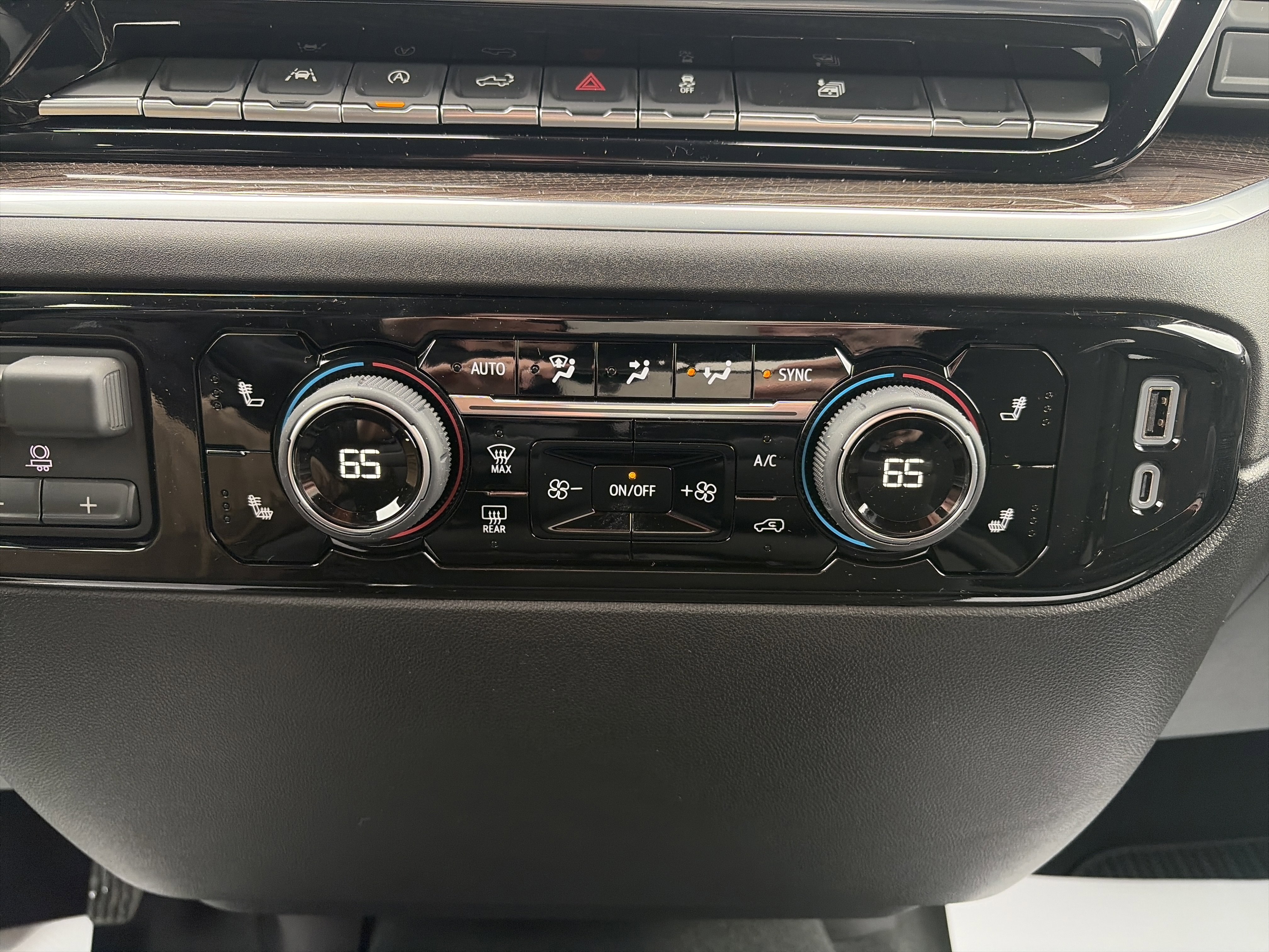 New 2026 Chevrolet Silverado 1500 LT image 28