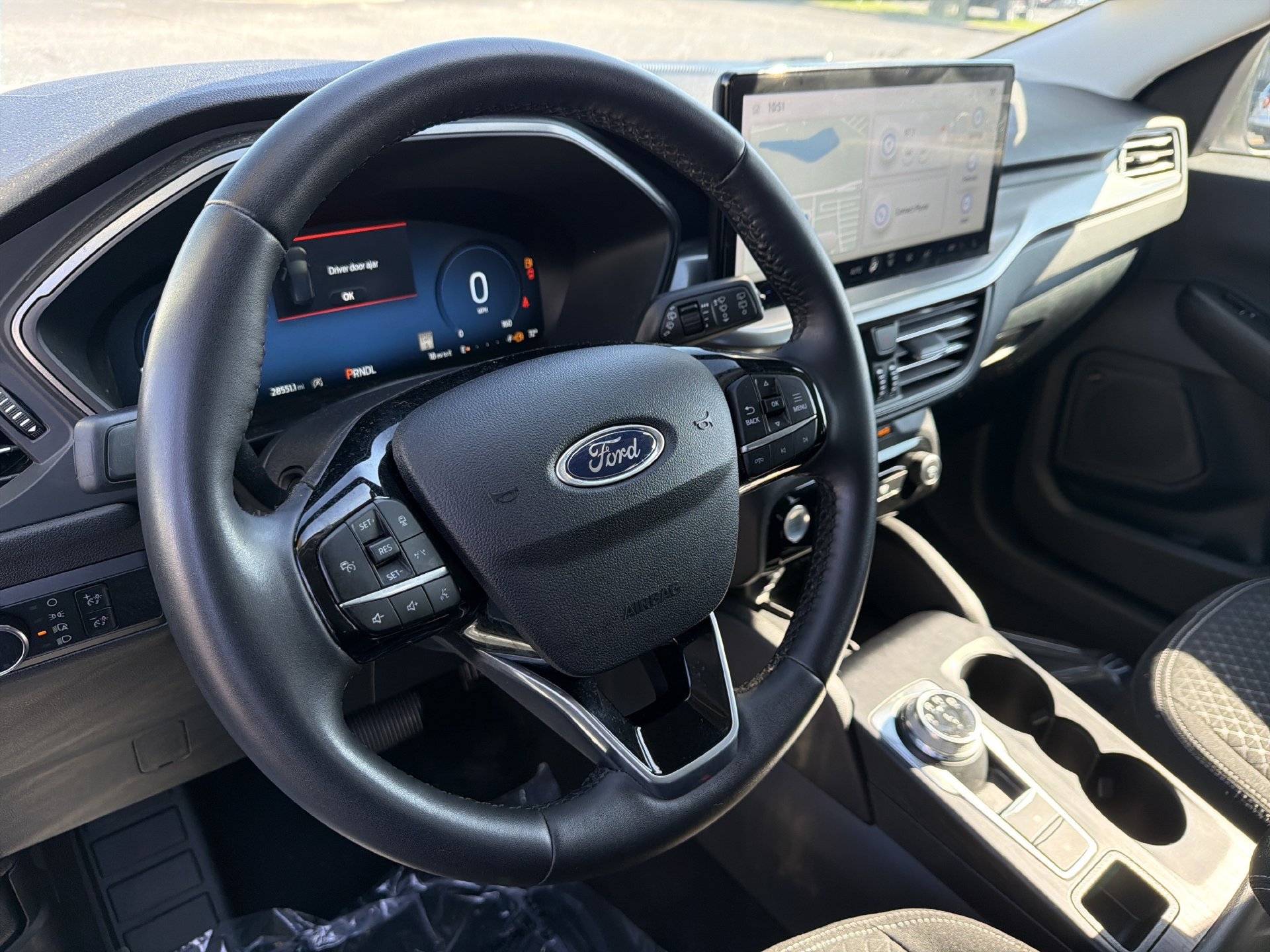 Used 2023 Ford Escape Active w/ Tech Pack #2 AWD/4WD image 2
