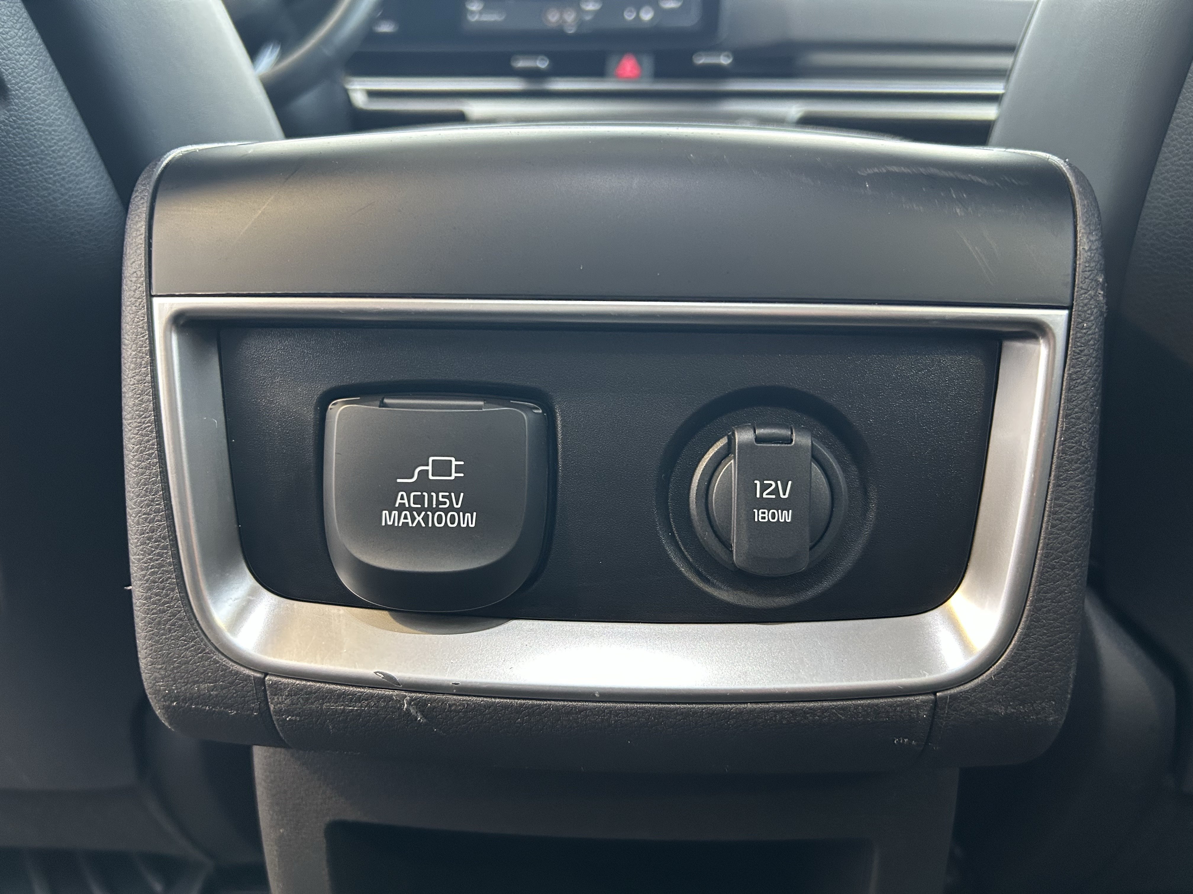 Used 2025 Kia Carnival SX w/ SX Dark Edition Package FWD image 21
