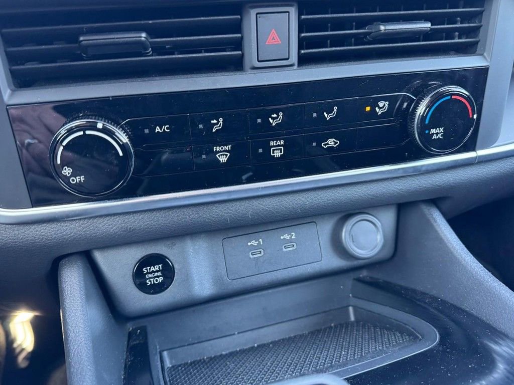 Used 2025 Nissan Rogue S image 18