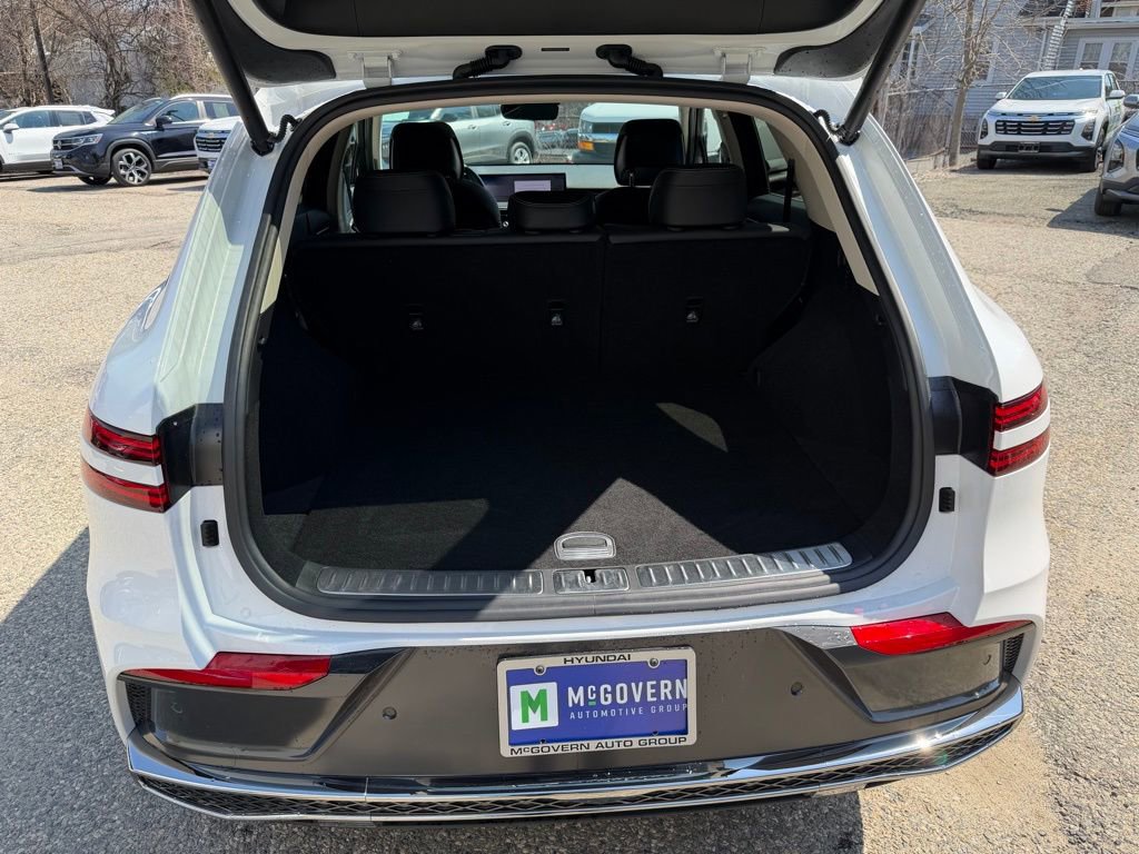 Used 2026 Genesis GV70 2.5T Advanced AWD/4WD image 5