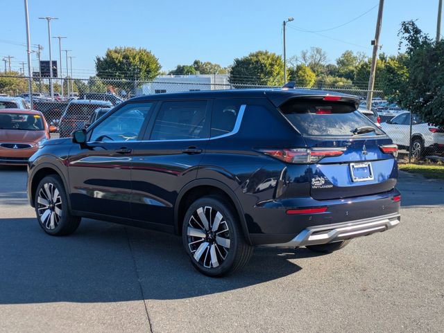 New 2025 Mitsubishi Outlander SE image 4