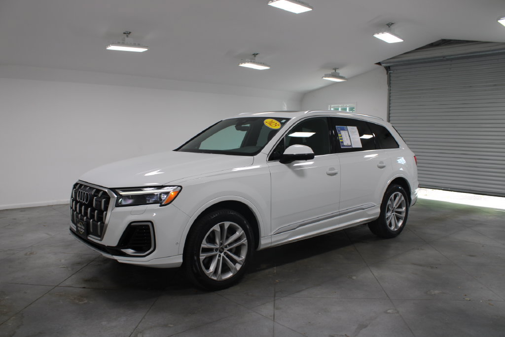 Used 2025 Audi Q7 3.0T Premium Plus AWD/4WD image 4