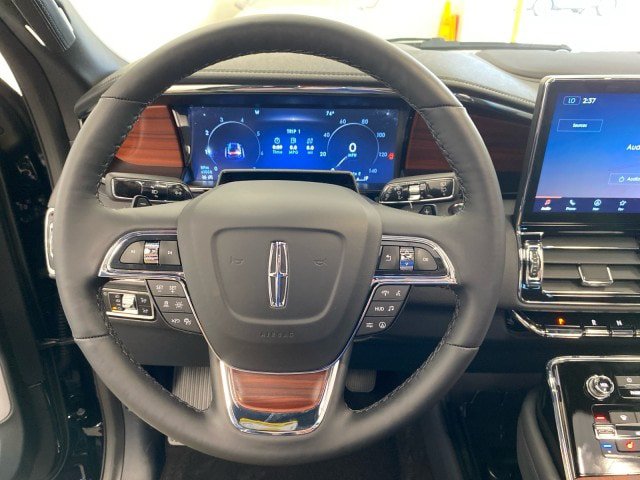 New 2024 Lincoln Navigator Reserve AWD/4WD image 42